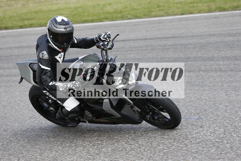 Archiv-2025/09 22.04.2025 Cornu Master School ADR/gruen-vert/29